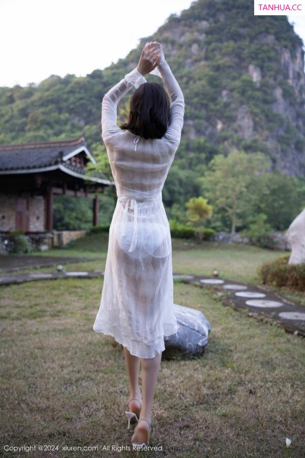 陈芝 芝芝Booty [XiuRen]高清写真图 2024.10.31 No.9375 徐莉芝Booty 丝袜美腿第7张图片